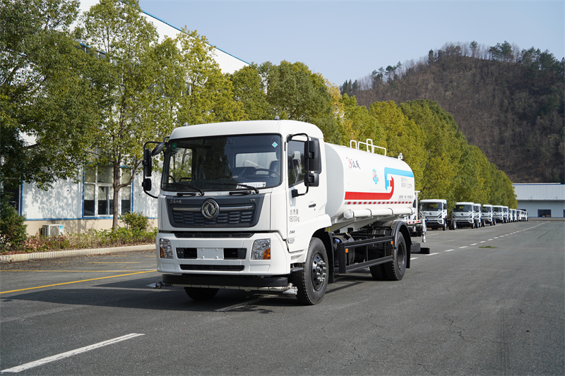 【汉成牌】东风天锦VR-260马力洒水车 16方（燃油车）